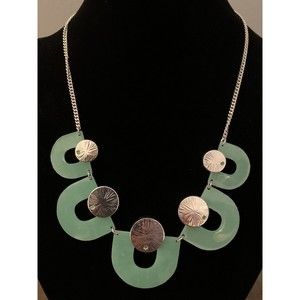 Nine West Necklace Green with Silver Tone Circles